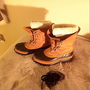 Sorel caribou boots size 9